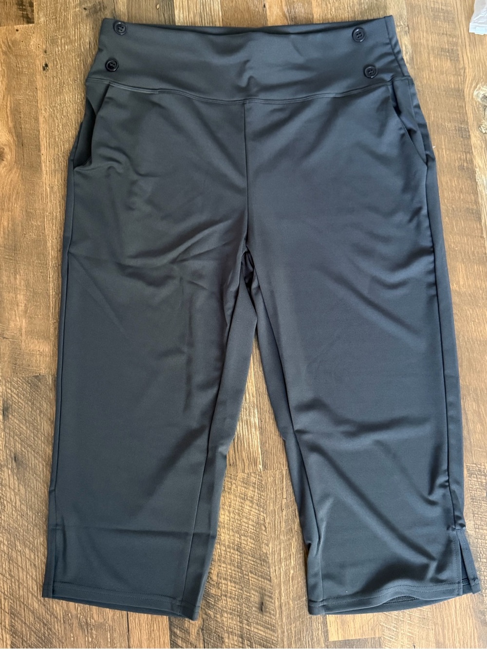 NWT* SHEIN Dark Grey Stretch Capri Dress Pants - Size Large